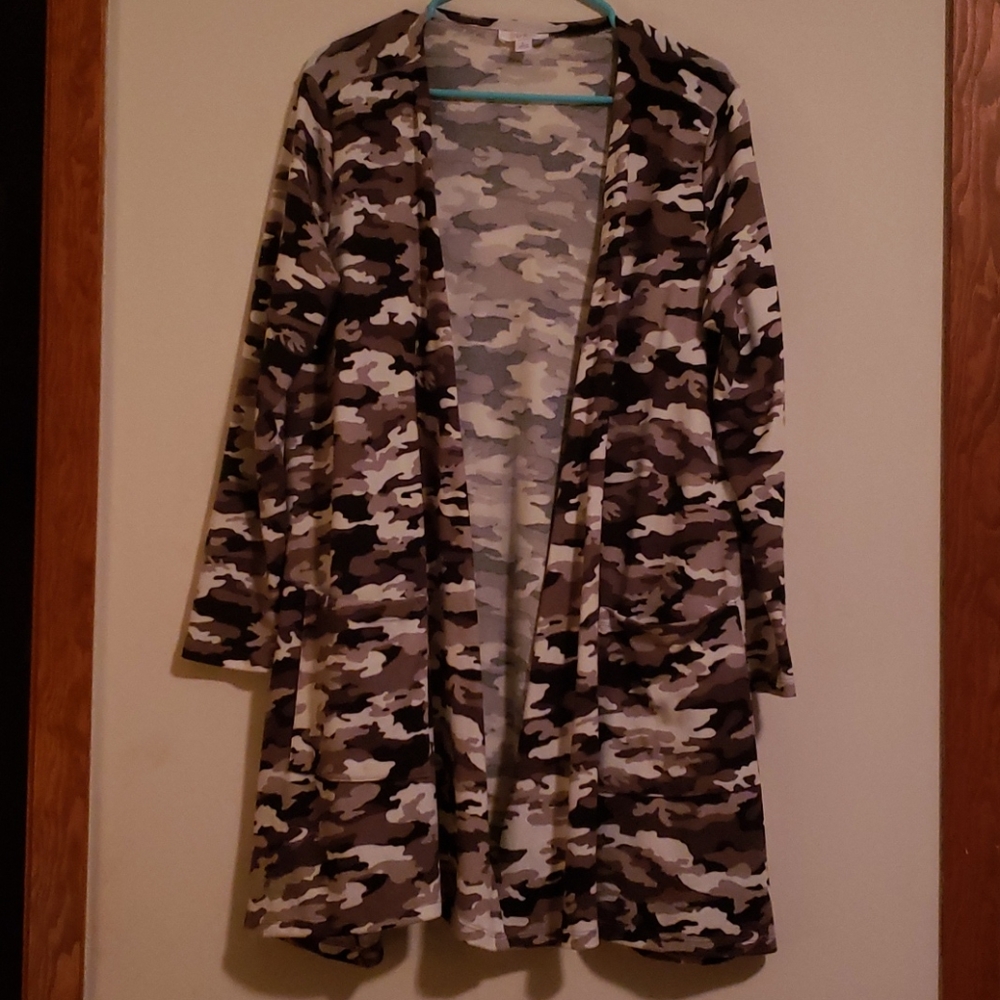 Black grey and white camo Lindsey